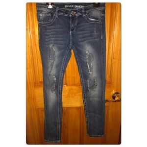 👖Almost Famous Jeans